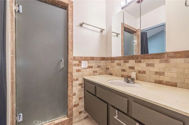 8633 Balboa 2, Northridge, CA 91325