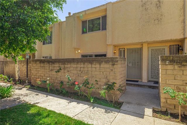 8633 Balboa 2, Northridge, CA 91325