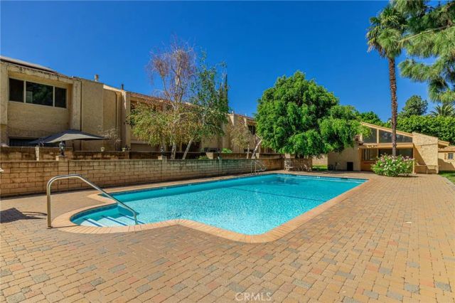 8633 Balboa 2, Northridge, CA 91325