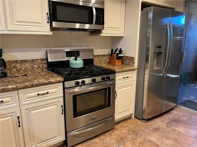 8633 Balboa 2, Northridge, CA 91325