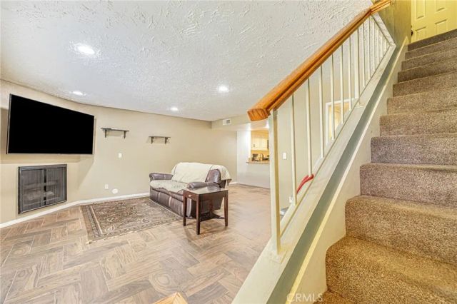 8633 Balboa 2, Northridge, CA 91325