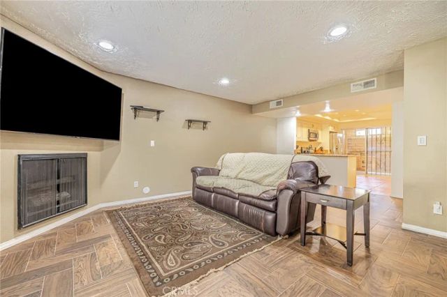 8633 Balboa 2, Northridge, CA 91325