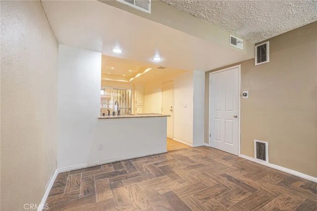 8633 Balboa 2, Northridge, CA 91325