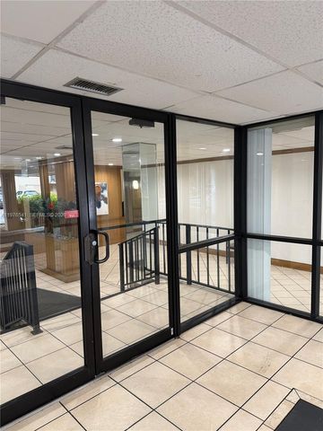 4166 Inverrary Dr 410, Lauderhill, FL 33319