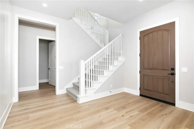 127 Oakstone, Irvine, CA 92618