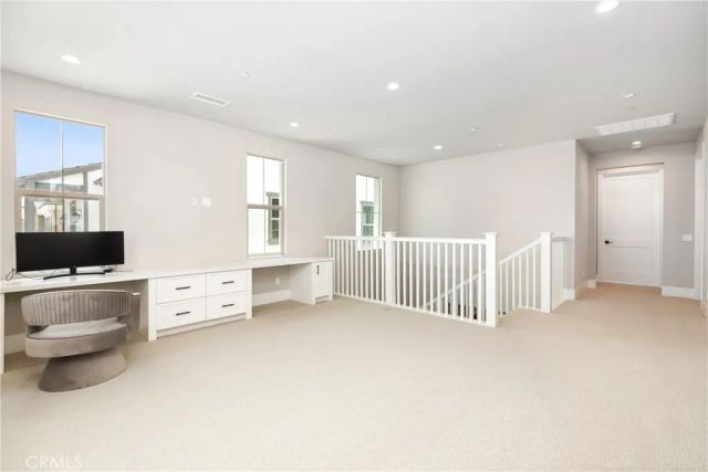 127 Oakstone, Irvine, CA 92618