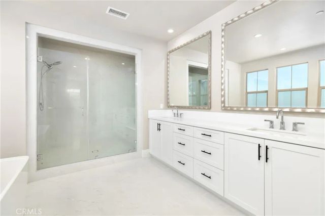 127 Oakstone, Irvine, CA 92618