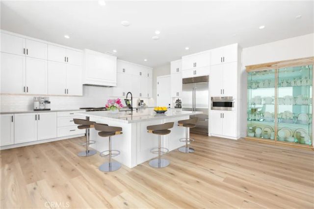 127 Oakstone, Irvine, CA 92618