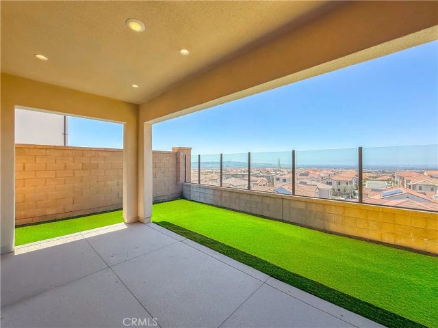 127 Oakstone, Irvine, CA 92618