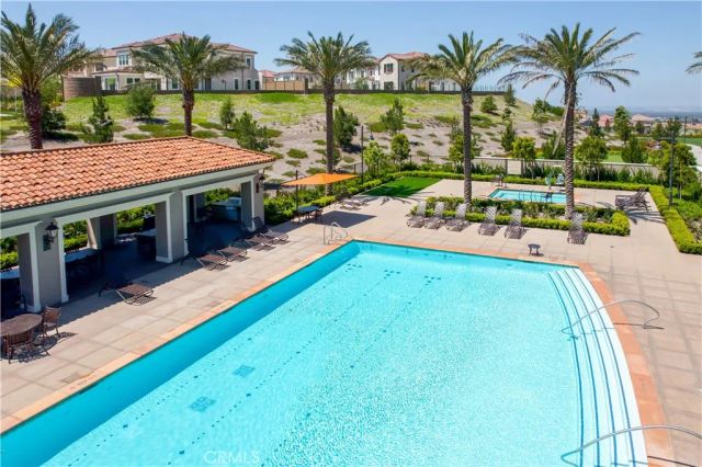 127 Oakstone, Irvine, CA 92618