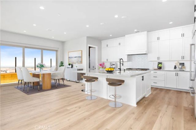 127 Oakstone, Irvine, CA 92618