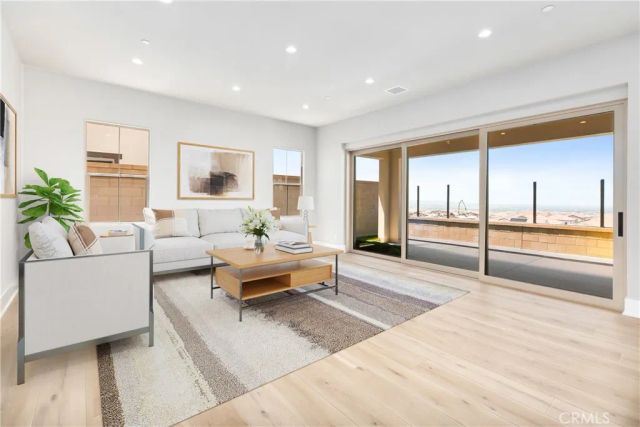 127 Oakstone, Irvine, CA 92618