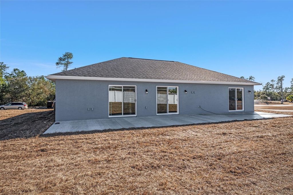 Image 14 of property listing at 161 BAY ROAD, Ocklawaha, FL 32179