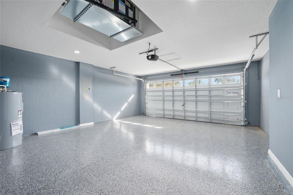 Image 9 of property listing at 161 BAY ROAD, Ocklawaha, FL 32179