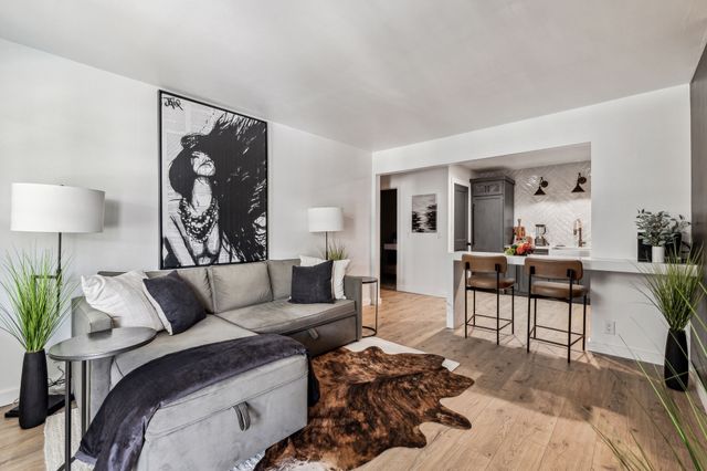 806 18th Ave S Apt 207, Nashville, TN 37203