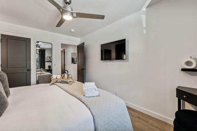 806 18th Ave S Apt 207, Nashville, TN 37203