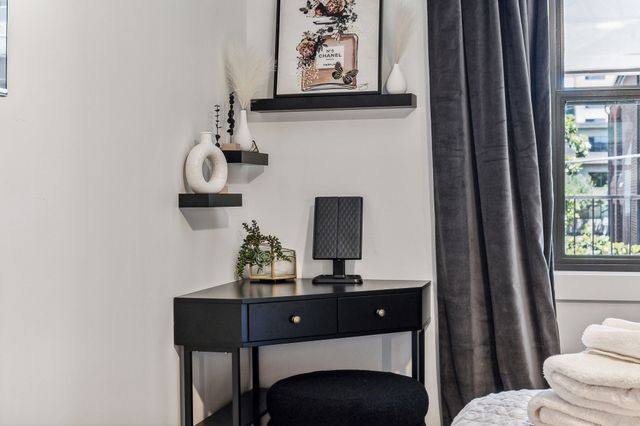 806 18th Ave S Apt 207, Nashville, TN 37203