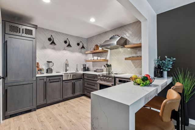 806 18th Ave S Apt 207, Nashville, TN 37203