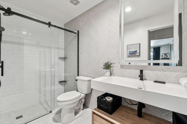 806 18th Ave S Apt 207, Nashville, TN 37203