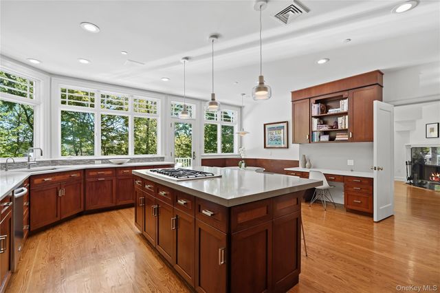 22 Petersville Road, Mount Kisco, NY 10549