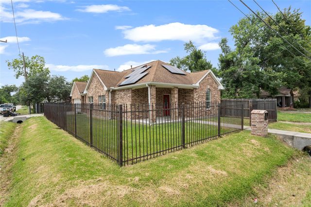 3001 Wayne Street, Houston, TX 77026