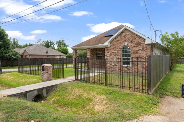 3001 Wayne Street, Houston, TX 77026