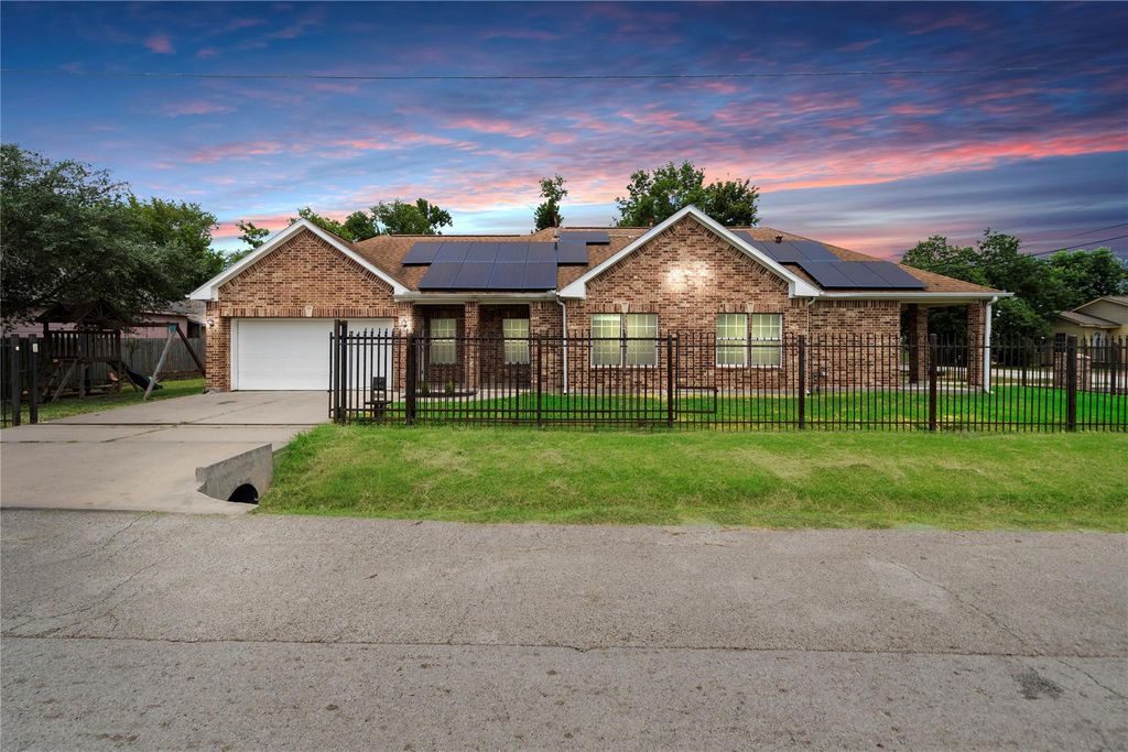 3001 Wayne Street, Houston, TX 77026