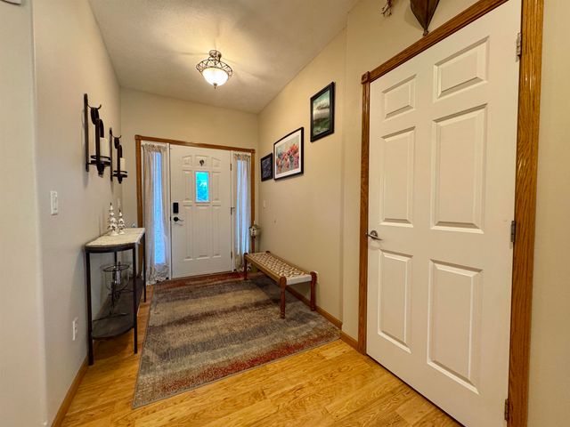 13 NW 30th St, Minot, ND 58703