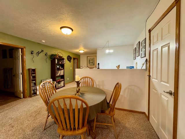 13 NW 30th St, Minot, ND 58703