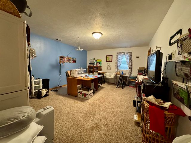 13 NW 30th St, Minot, ND 58703