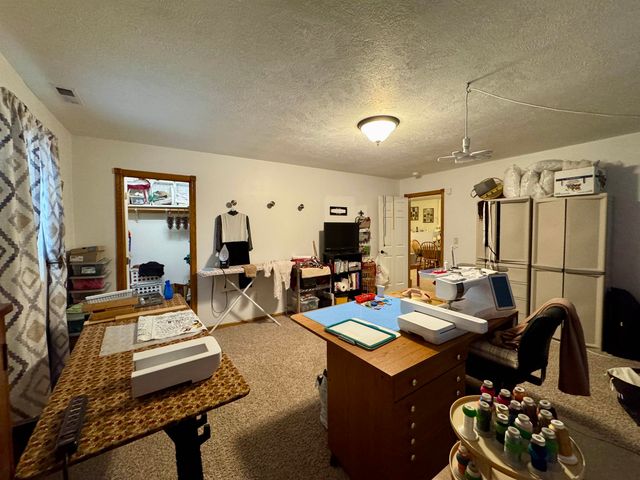 13 NW 30th St, Minot, ND 58703
