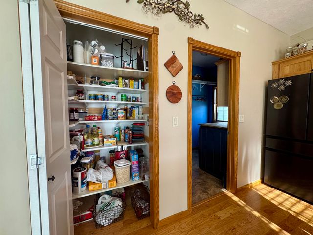 13 NW 30th St, Minot, ND 58703