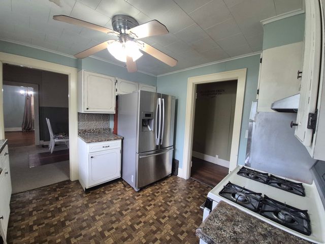 502 N Jackson Street, Harrisburg, IL 62946
