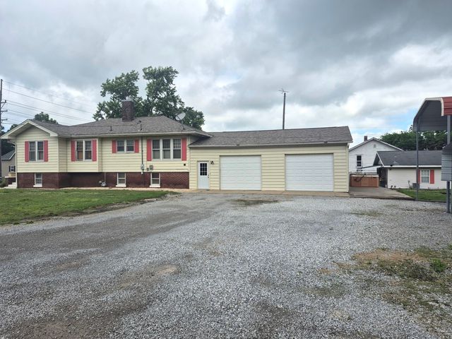 502 N Jackson Street, Harrisburg, IL 62946