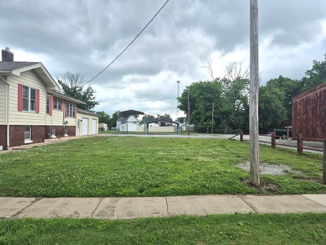 502 N Jackson Street, Harrisburg, IL 62946
