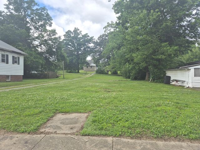 502 N Jackson Street, Harrisburg, IL 62946