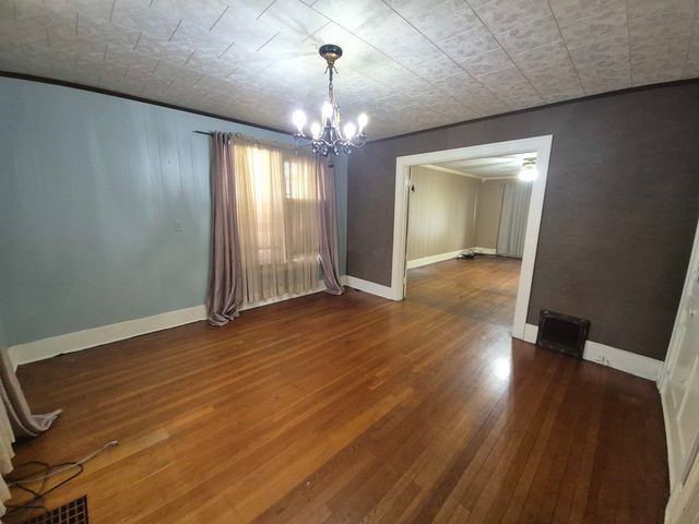 502 N Jackson Street, Harrisburg, IL 62946