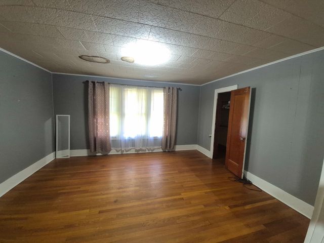502 N Jackson Street, Harrisburg, IL 62946