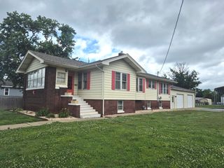 502 N Jackson Street, Harrisburg, IL 62946