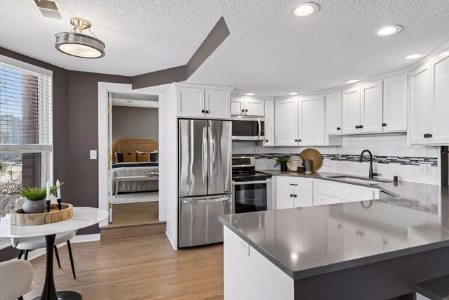 162 College Avenue W 5, Saint Paul, MN 55102