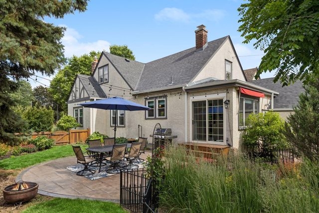 3022 Hayes Street NE, Minneapolis, MN 55418