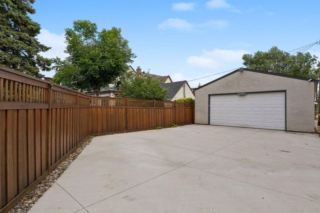 3022 Hayes Street NE, Minneapolis, MN 55418