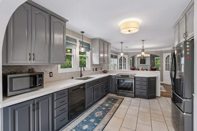 3022 Hayes Street NE, Minneapolis, MN 55418