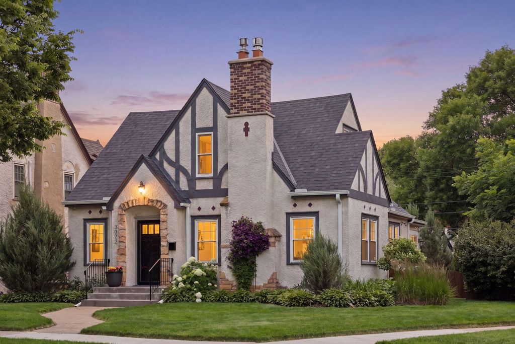 3022 Hayes Street NE, Minneapolis, MN 55418