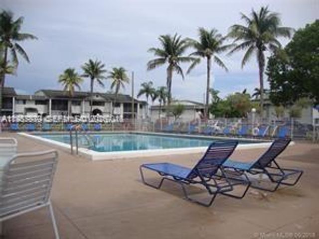 468 NE 206th Ln 107, Miami, FL 33179