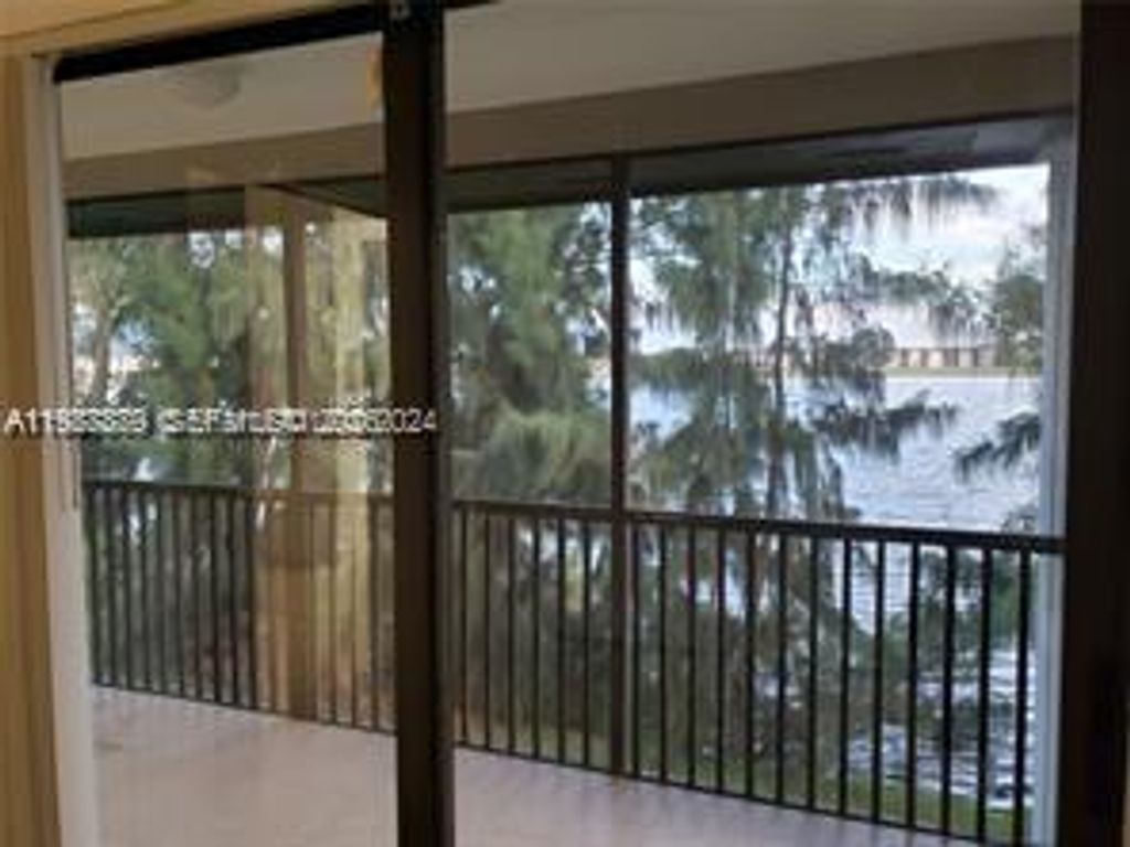 468 NE 206th Ln 107, Miami, FL 33179