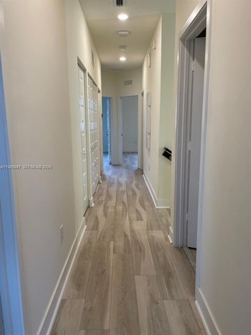 10521 NW 81st Ter, Doral, FL 33178