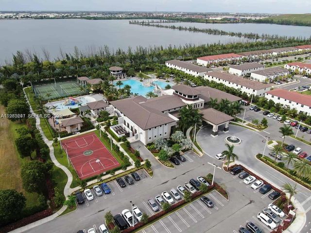 10521 NW 81st Ter, Doral, FL 33178