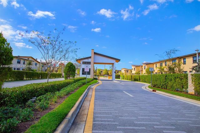 10521 NW 81st Ter, Doral, FL 33178