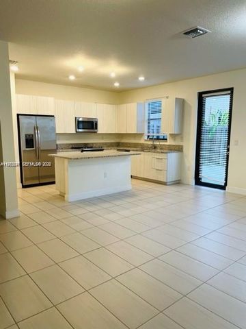 10521 NW 81st Ter, Doral, FL 33178